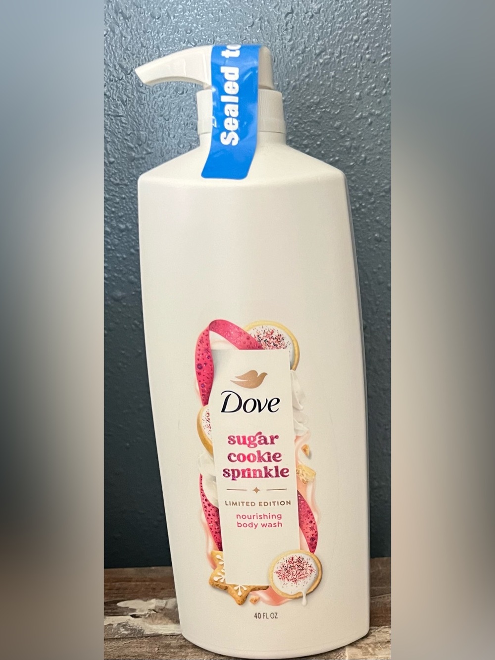 Dove Limited Edition Holiday Treats Big 40 Ounce Sugar Cookie Sprinkle Body Wash